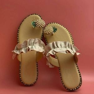 Pineapple decor ruffle thong sandals